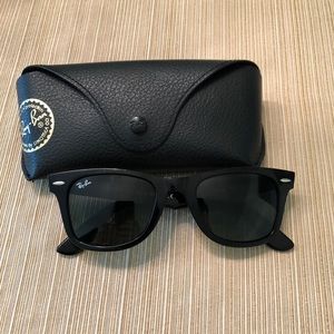 Black wayfarer ray ban glasses with case 50 mm.